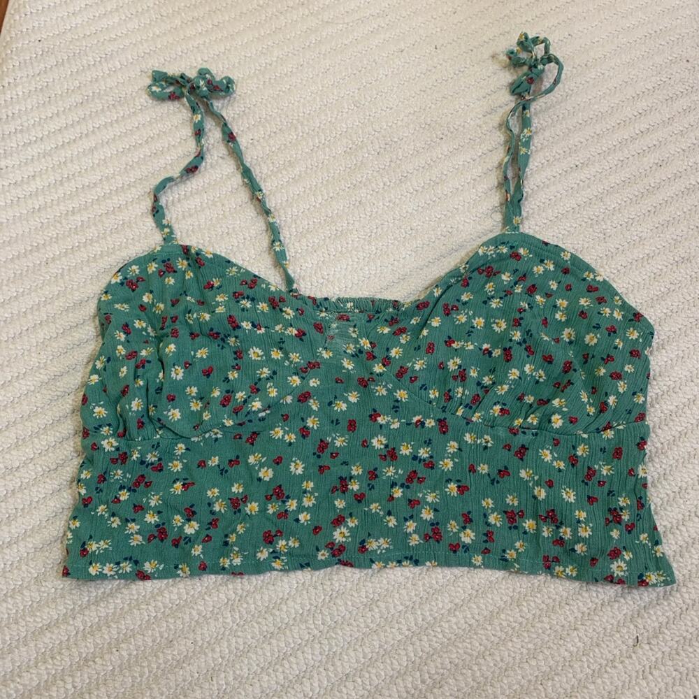 NWOT MELROSE PLACE CROPPED TOP, SIZE M